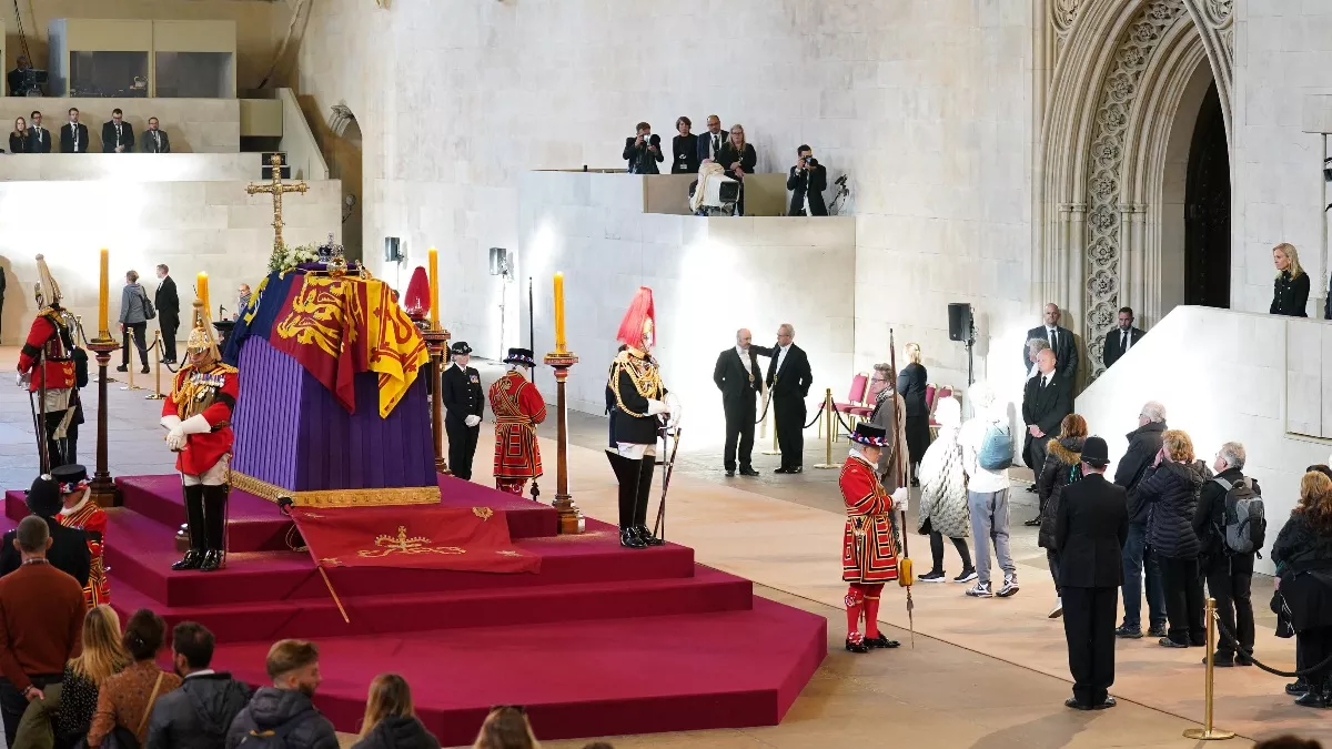 महारानी एलिजाबेथ का अंतिम संस्कार आज; अभूतपूर्व तैयारियां, द्रौपदी मुर्मु, बाइडन समेत 100 देशों के नेता पहुंचे