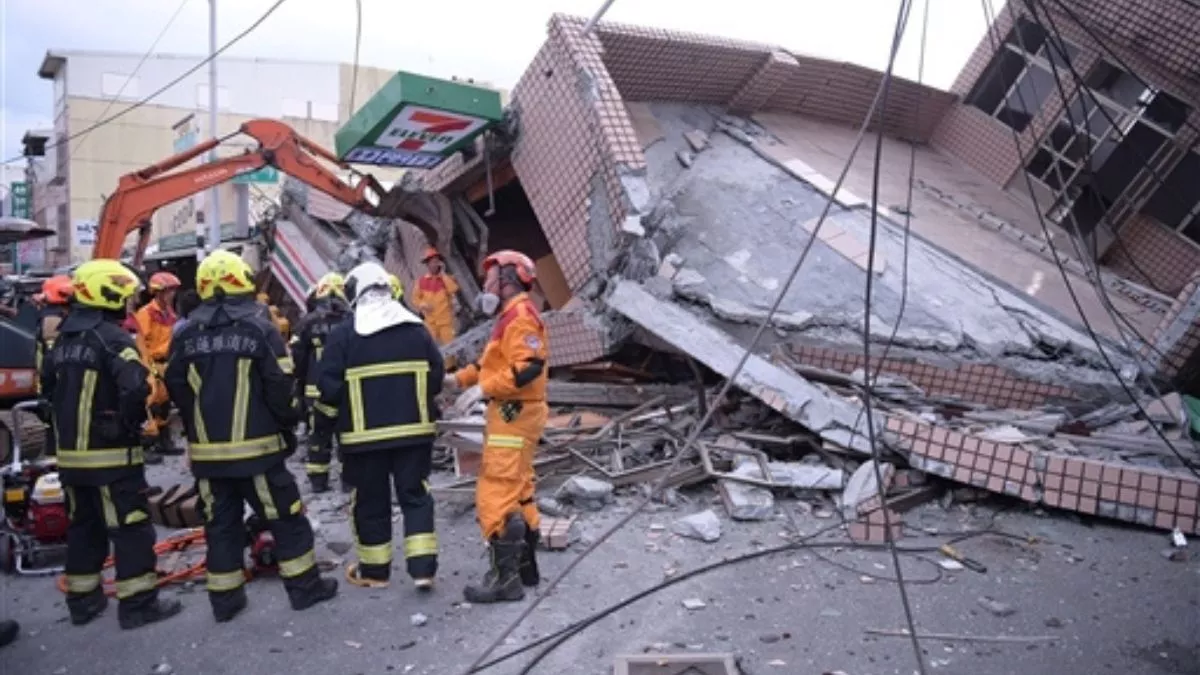 Earthquake in Taiwan: ताइवान में भूकंप के तेज झटके से कई मकान ध्वस्त, मलबे के नीचे दबे कई लोग; राहत व बचाव कार्य जारी