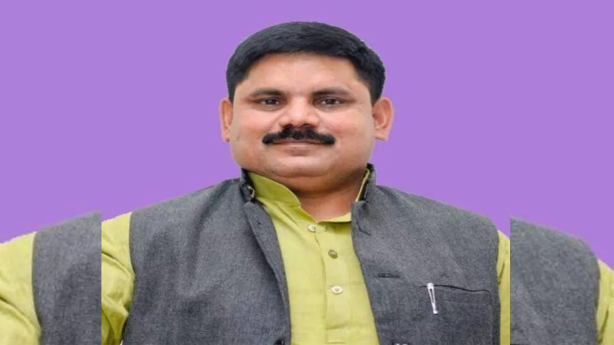 गांधी सेतु पर भाजपा सांसद सतीश दुबे की गाड़ी दुर्घटनाग्रस्त, MP समेत पांच घायल, बॉडीगार्ड और चालक की हालत गंभीर