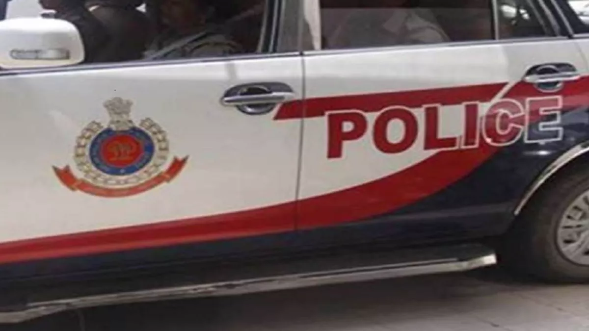 Delhi News: छतरपुर एक्सटेंशन में पानी की टंकी देखने गए शख्स का पैर फिसला, तीसरी मंजिल से गिरकर मौत