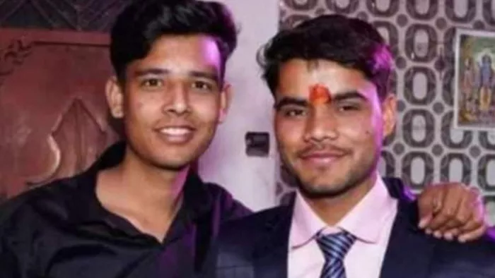 युवती के प्रेमी ने 2 दोस्तों की दातर से काट की हत्या, एक की आंख बाहर निकली