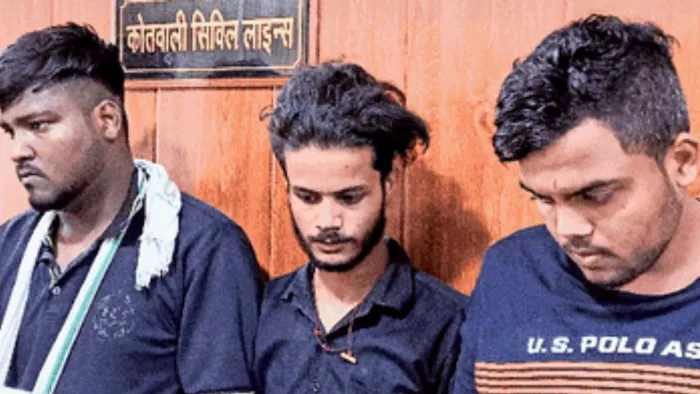 पुलिस कर्मियों के सपूतों ने बीच चौराहे पर की फायरिंग और बमबारी, हाथ के उड़े चीथड़े; पढ़ें पूरा मामला