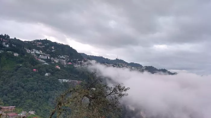 Uttarakhand Weather Today: उत्तराखंड के इन जिलों में तेज बौछारें पड़ने के आसार