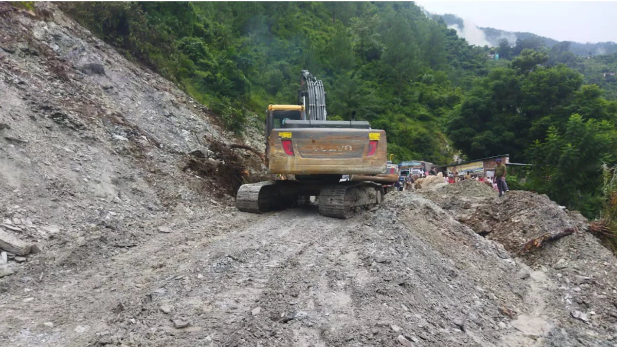 Badrinath Highway के हालात: चार किमी के सफर में लगे साढ़े पांच घंटे, इस ओर आ रहे हैं तो पढ़ें लेटेस्‍ट अपडेट