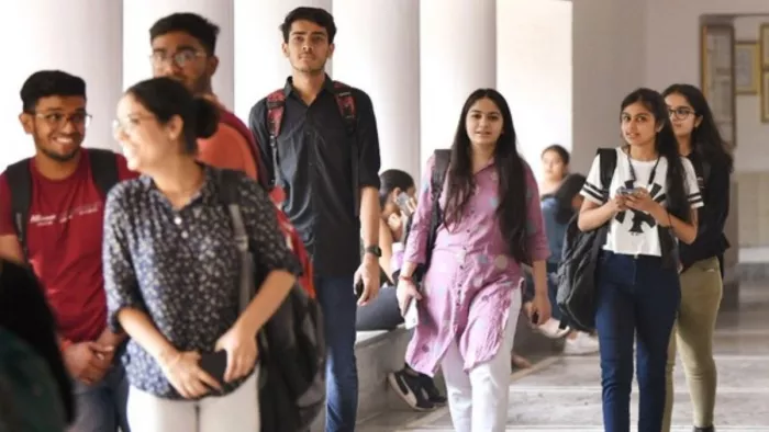 इंजीनियरिंग के छात्रों को 7वें सेमेस्टर में करनी होगी 8 सप्ताह की इंटर्नशिप। सांकेतिक तस्वीर