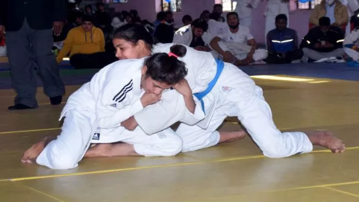 Girls Self Defense Training in School: छठवीं से 12वीं तक की छात्राओं को दिया जाएगा जूडो-कराटे और ताइक्वांडो का प्रशिक्षण