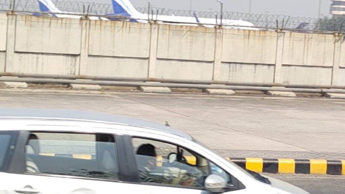 https://www.jagranimages.com/images/newimg/18092025/18_09_2025-airport_24051690.jpg
