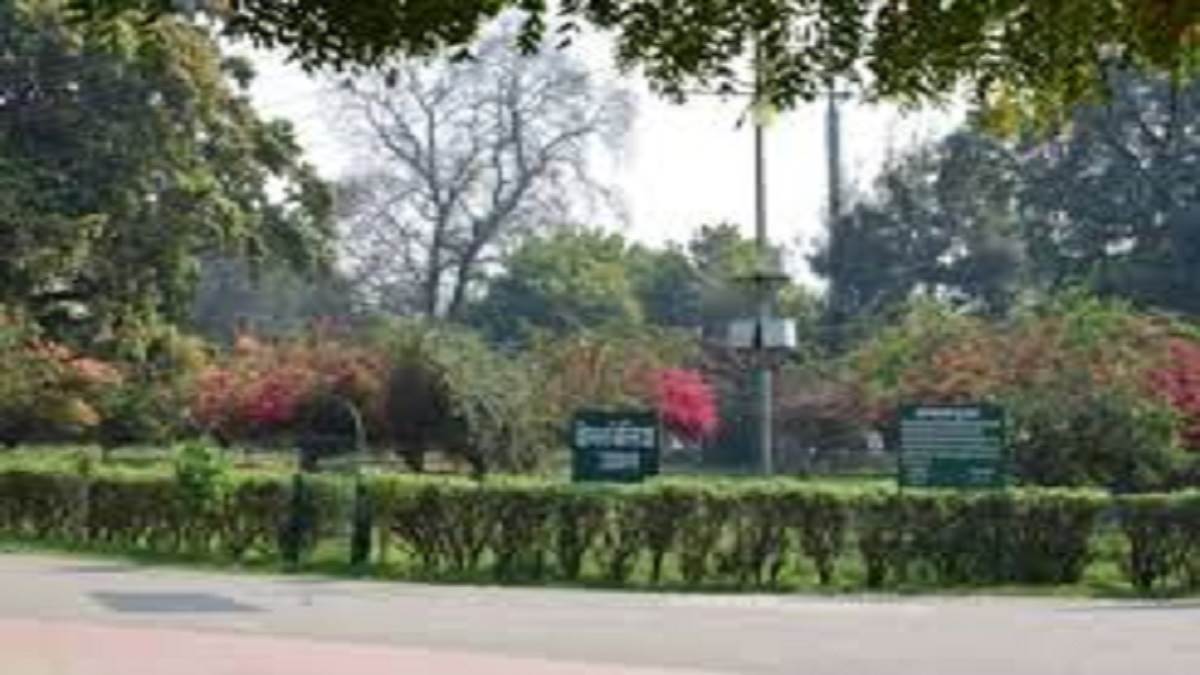https://www.jagranimages.com/images/newimg/18092025/18_09_2025-ajad_park_24051384_155424997.jpg