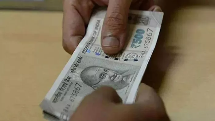 रिश्वत मांगने को लेकर परियोजना अधिकारी के खिलाफ दर्ज शिकायत।