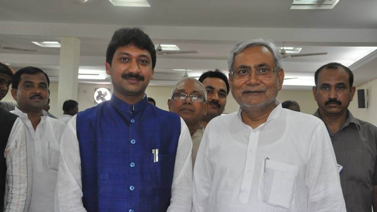 https://www.jagranimages.com/images/newimg/18092025/18_09_2025-chakai_mla_sumit_singh_24051619.jpg