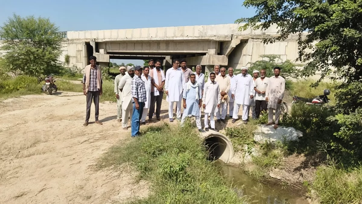 Haryana News: नहरी पानी के लिए परेशान चौटाला के किसान, पेयजल के लिए हजार रुपये देकर खरीद रहे टैंकर