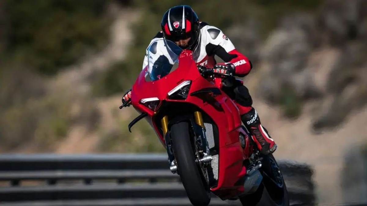 https://www.jagranimages.com/images/newimg/18092025/18_09_2025-ducati_panigale_2024_020304_24051151_132114271.jpg
