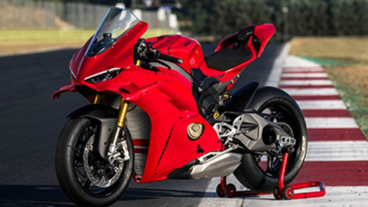 https://www.jagranimages.com/images/newimg/18092025/18_09_2025-ducati_panigale_v4_020302_24051151.jpg