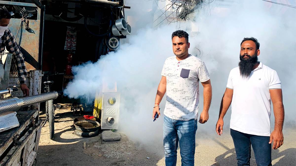https://www.jagranimages.com/images/newimg/18092025/18_09_2025-fogging_jammu_24051272.jpg