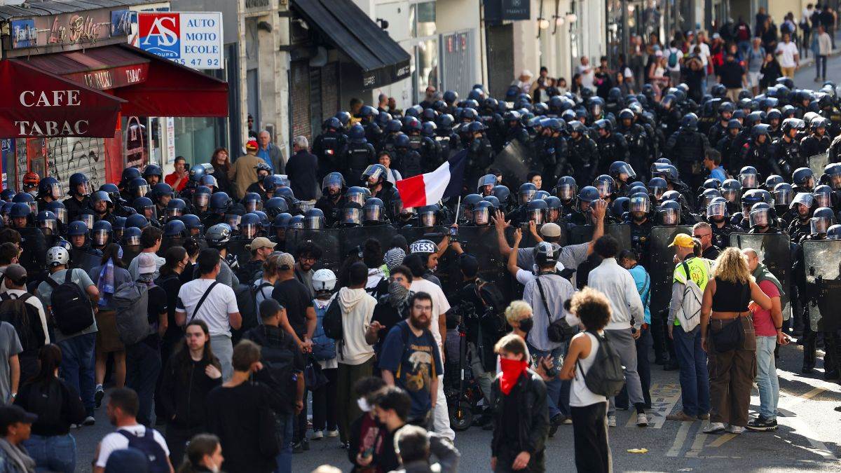 https://www.jagranimages.com/images/newimg/18092025/18_09_2025-france_protest__24052124.jpg