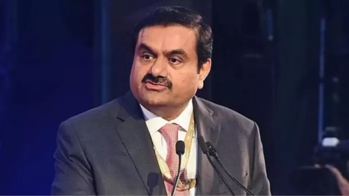 हिंडनबर्ग मामले में सेबी ने अदाणी समूह को क्लीनचिट दे दी है।