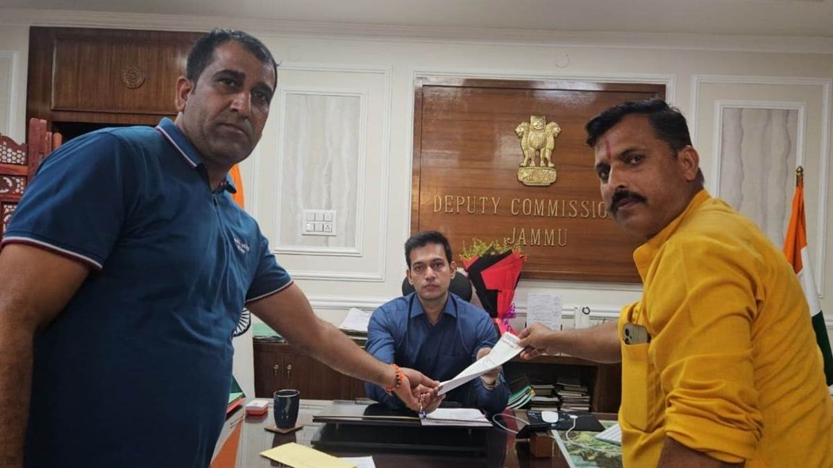 https://www.jagranimages.com/images/newimg/18092025/18_09_2025-jammu_bajrang_dal_24051881.jpg