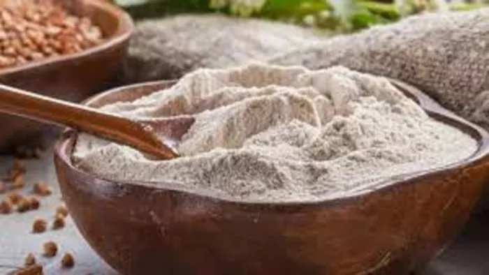 नवरात्र व्रत में स्वास्थ्य संबंधी खतरों से बचने के लिए कुट्टू के आटे में मिलावट की जांच जरूर कर लें।