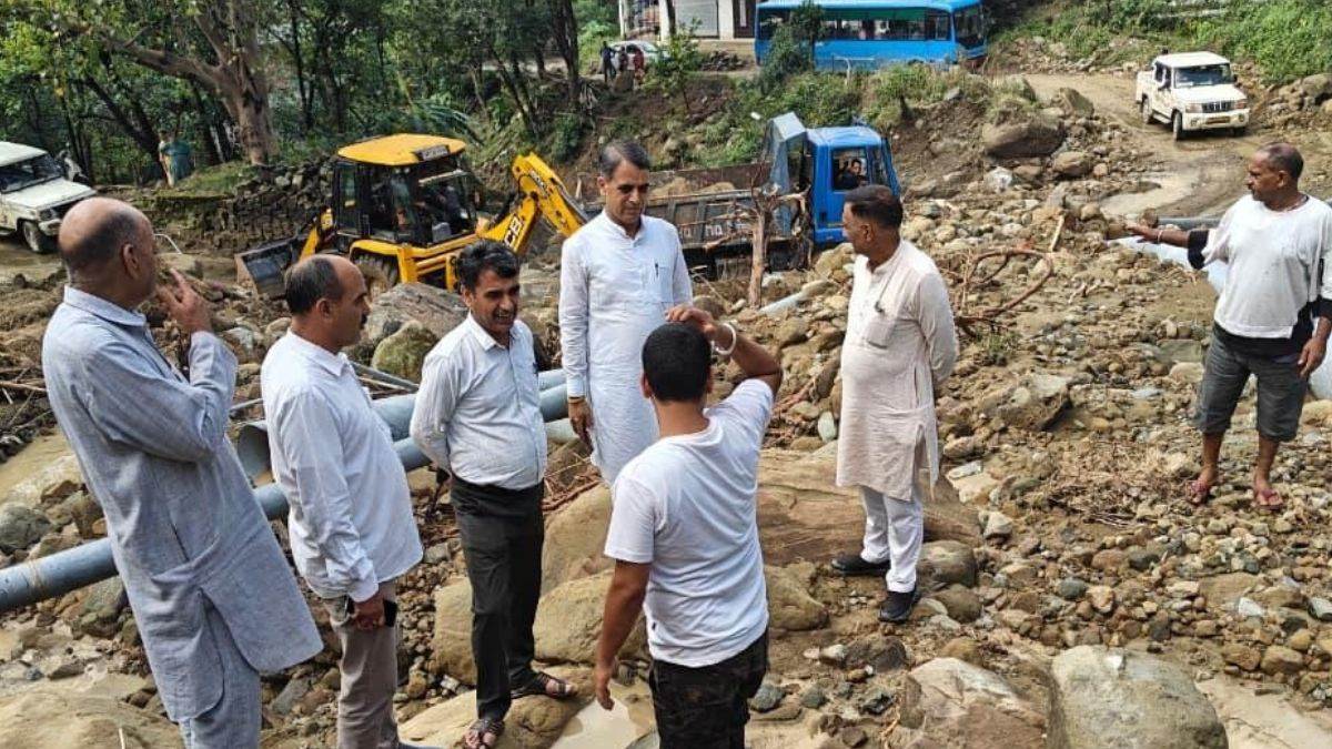 https://www.jagranimages.com/images/newimg/18092025/18_09_2025-mandi_sarkaghat_flood_24051752.jpg