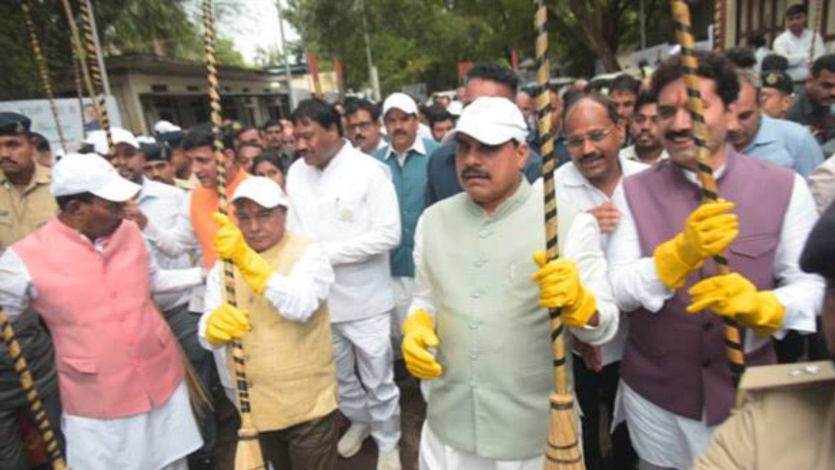 https://www.jagranimages.com/images/newimg/18092025/18_09_2025-mp_cm_mohan_yadav1_24051188.jpg