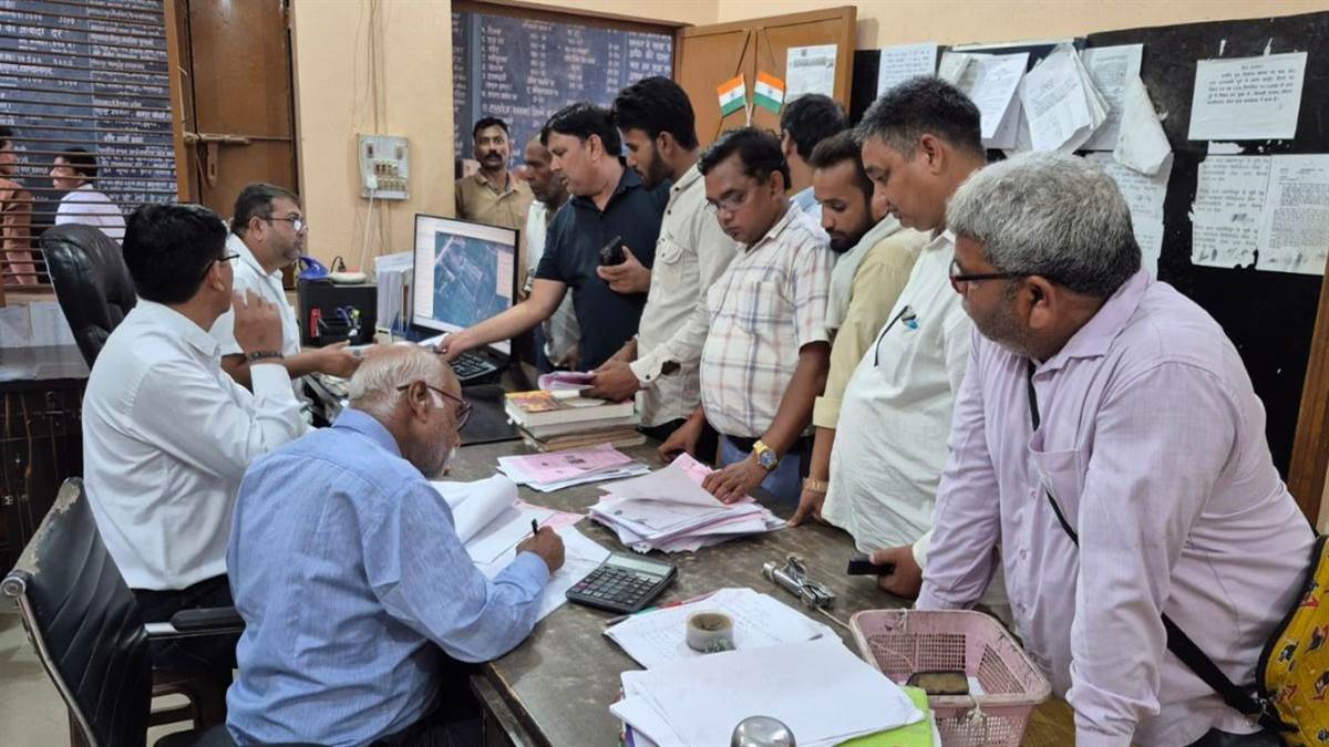 https://www.jagranimages.com/images/newimg/18092025/18_09_2025-noida_news_khabar_2_24051104.jpg