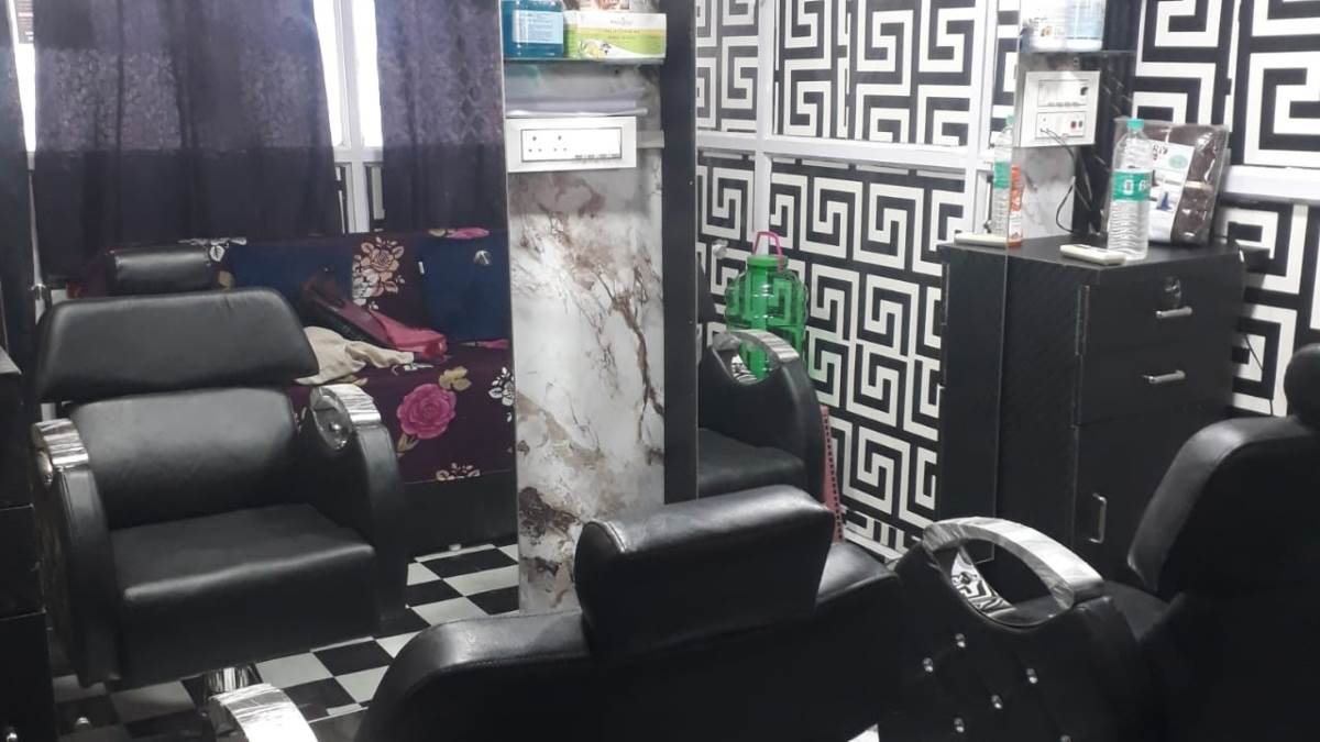https://www.jagranimages.com/images/newimg/18092025/18_09_2025-shaving_24051697.jpg