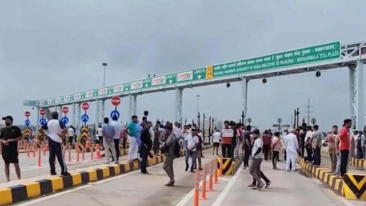https://www.jagranimages.com/images/newimg/18092025/18_09_2025-toll_tax_24050897.jpg