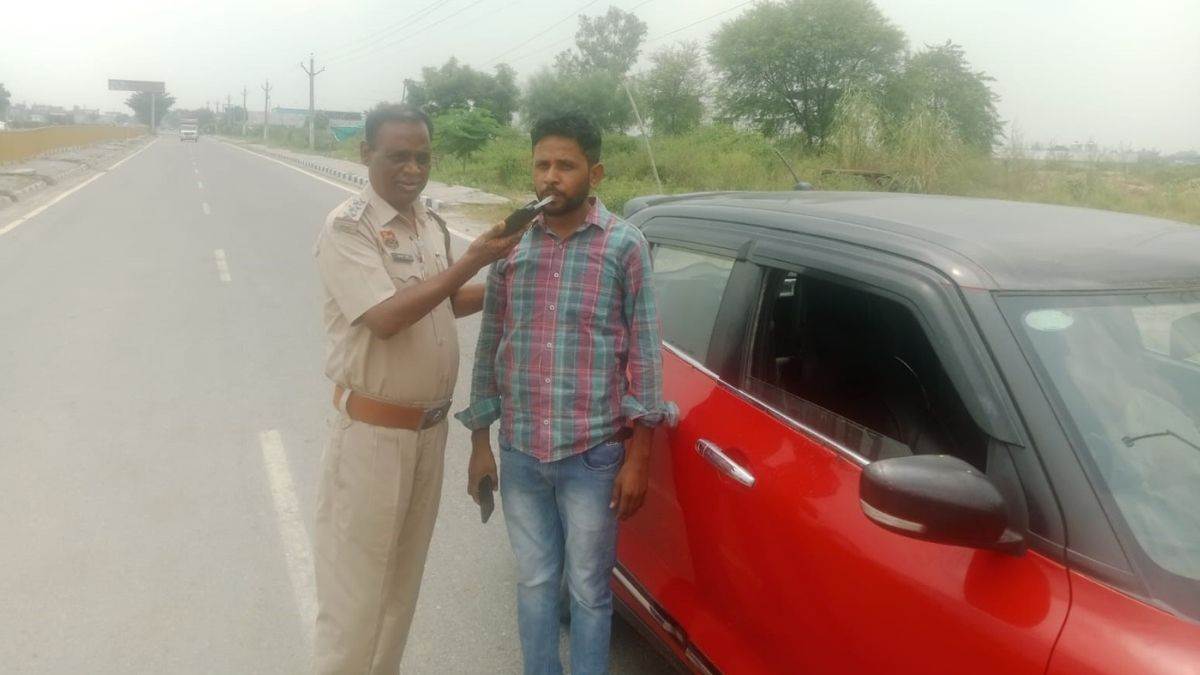 https://www.jagranimages.com/images/newimg/18092025/18_09_2025-traffic_challan_24051342.jpg