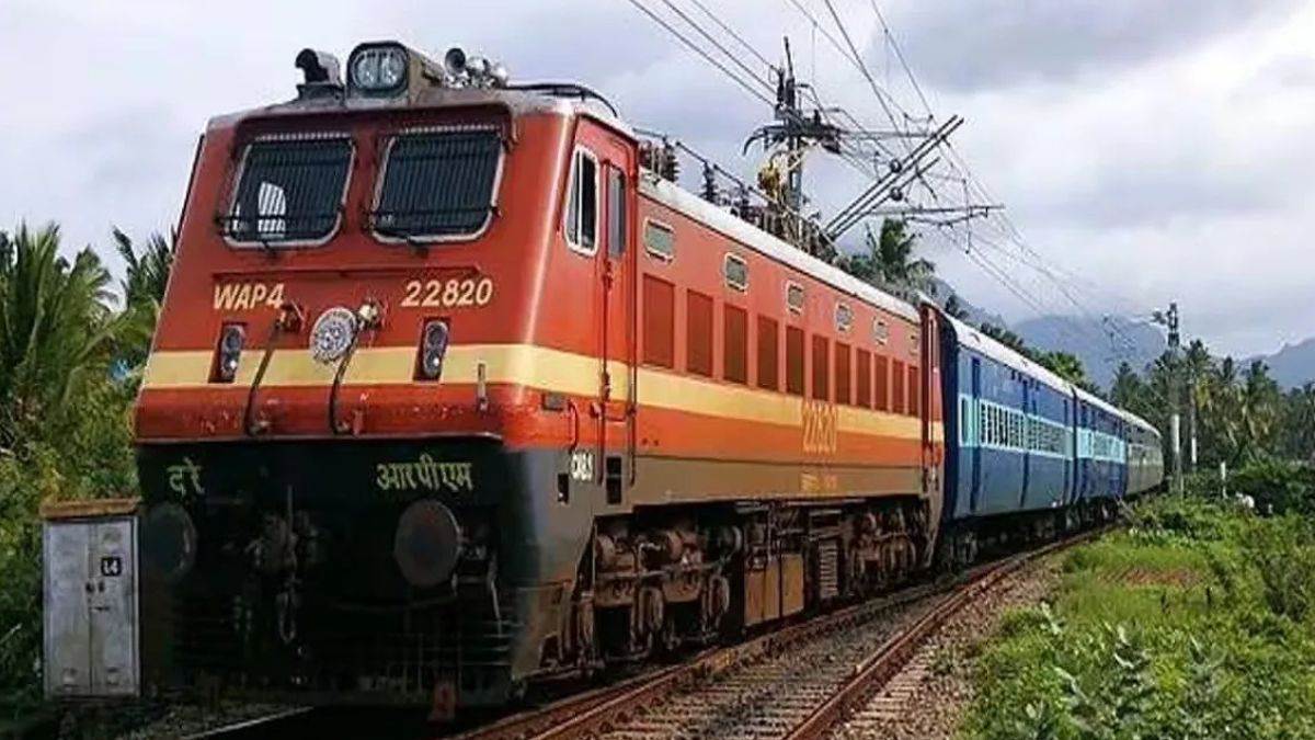 https://www.jagranimages.com/images/newimg/18092025/18_09_2025-train-_24051176_11491793.jpg