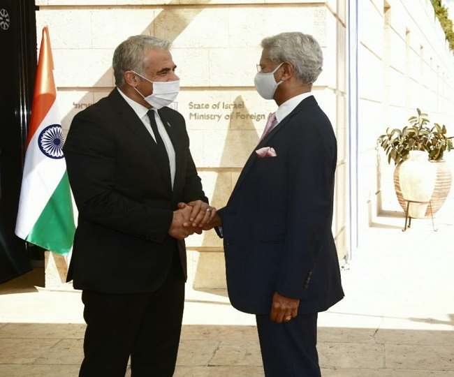 भारत के विदेश मंत्री एस. जयशंकर और इजराइल के विदेश मंत्री येर लापिड के साथ लंबी बातचीत
