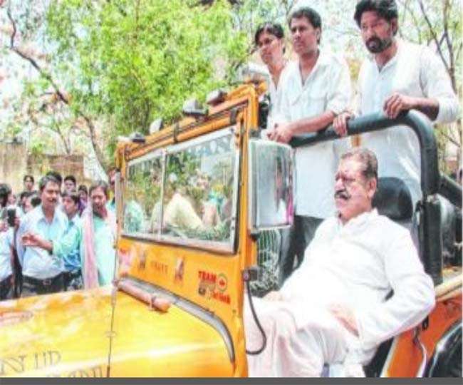film actor om puri called dhanbad as dhanraj