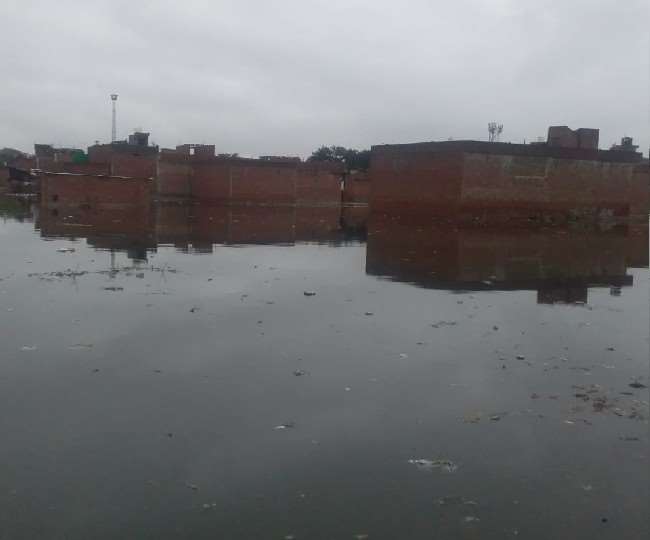 Rain in Moradabad शहर में दूसरे द‍िन भी बारिश, 12वीं तक के सभी स्‍कूल