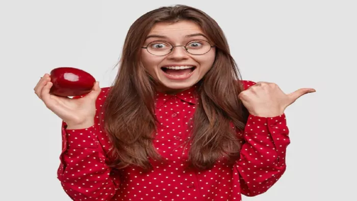 Apple Benefits: रोजाना एक सेब खाने के गजब के फायदे जानकर आप हो जाएंगे हैरान