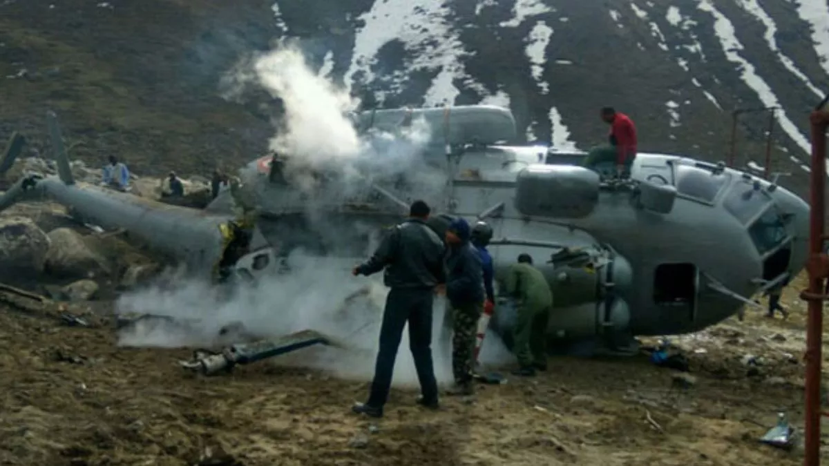 Kedarnath Helicopter Crash: केदारनाथ में बड़ा हादसा, 7 श्रद्धालुओं की मौत, देखें दर्दनाक मंजर 7 Helicopter Crash
