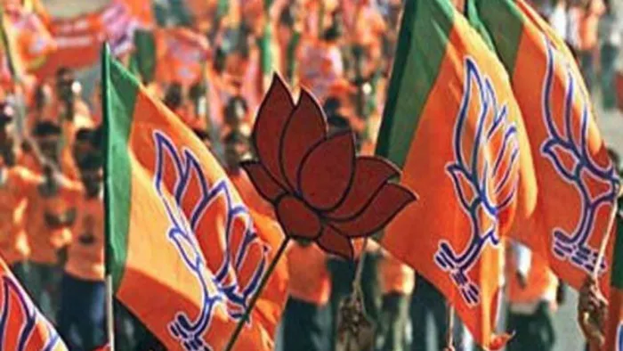 हिमाचल प्रदेश में भाजपा टिकटों दिल्ली में मंथन जारी है।