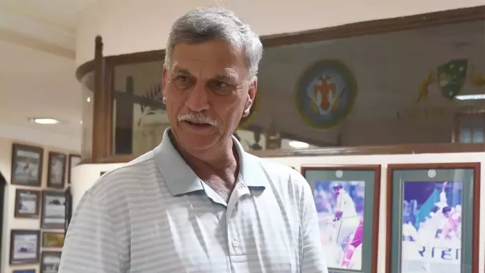 भारतीय क्रिकेट टीम के पूर्व क्रिकेटर रोजर बिन्ननी (एपी फोटो)