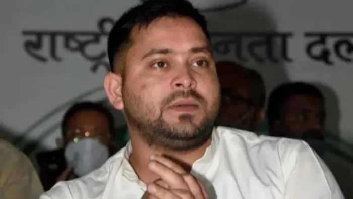जमानत रद करने से इन्कार करते हुए दिल्ली की विशेष सीबीआइ अदालत ने दी तेजस्वी को चेतावनी।
