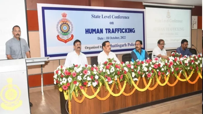 प्रशिक्षण में जिलों में गठित एन्टी ह्यूमेन ट्रेफिकिंग यूनिट के नोडल अधिकारी और युनिट से जुड़े पुलिस अधिकारी शामिल हुए।