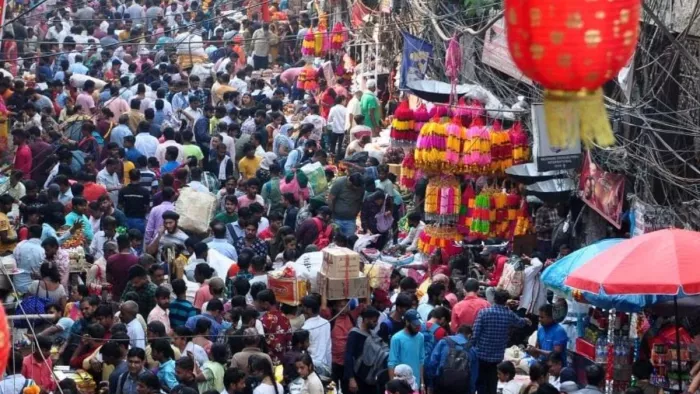 दिल्ली के सदर बाजार में भारी भीड़। फोटा जागरण