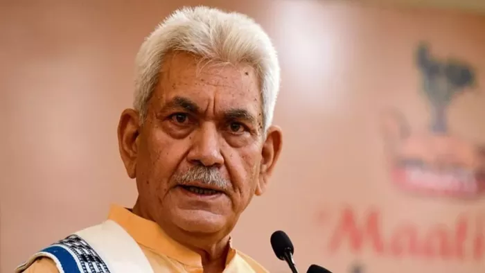 उपराज्यपाल सिन्हा ने लोक विभाग को सौंपी बर्फ हटाने वाली दर्जनों आधुनिक मशीनें। फाइल फोटो