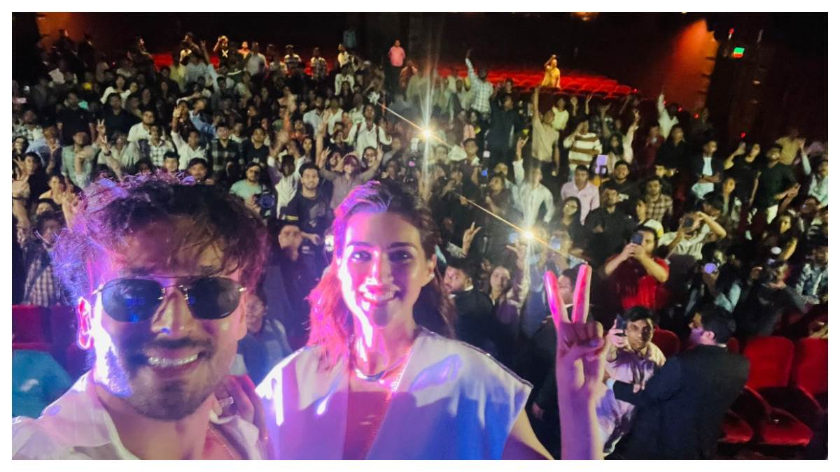 https://www.jagranimages.com/images/newimg/18102023/18_10_2023-tiger_and_kriti_in_delhi_23559579.jpg