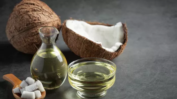 Coconut Oil से सेहत को मिलेंगे ढेरों फायदे (Picture Courtesy: Freepik)