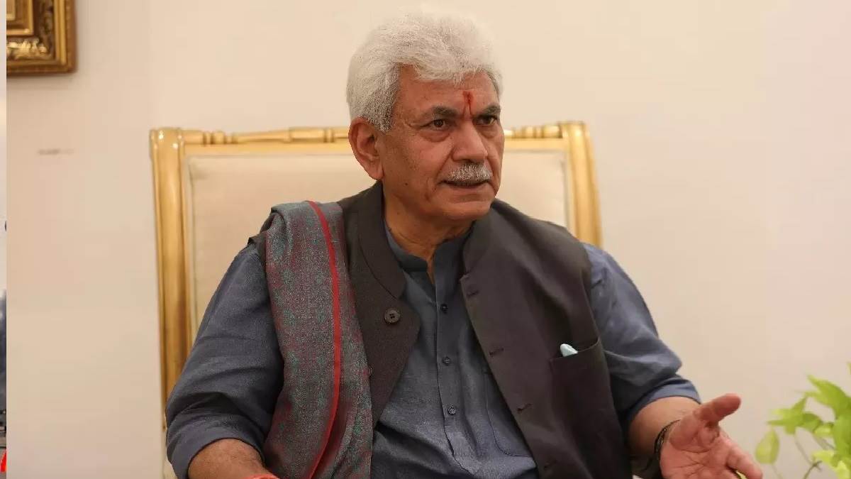 JK News: उपराज्यपाल ने आतंक से पीड़ित परिवारों से की मुलाकात, बोले- अब तक हुई अनदेखी, हम करेंगे हरसंभव मदद