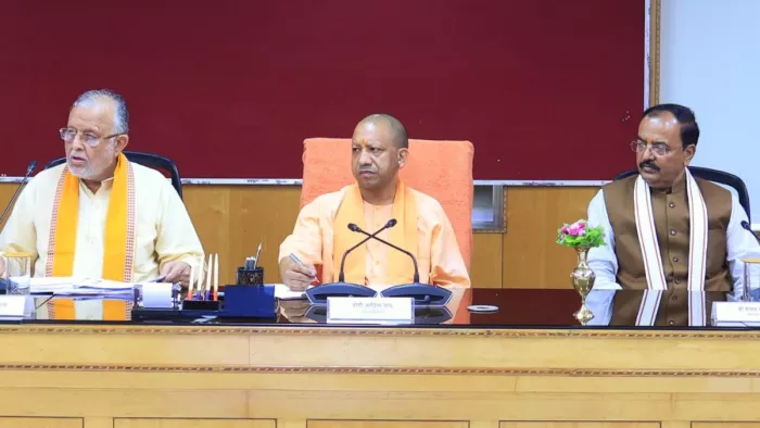 सीएम योगी ने राज्य की अर्थव्यवस्था को लेकर की महत्वपूर्ण बैठक।