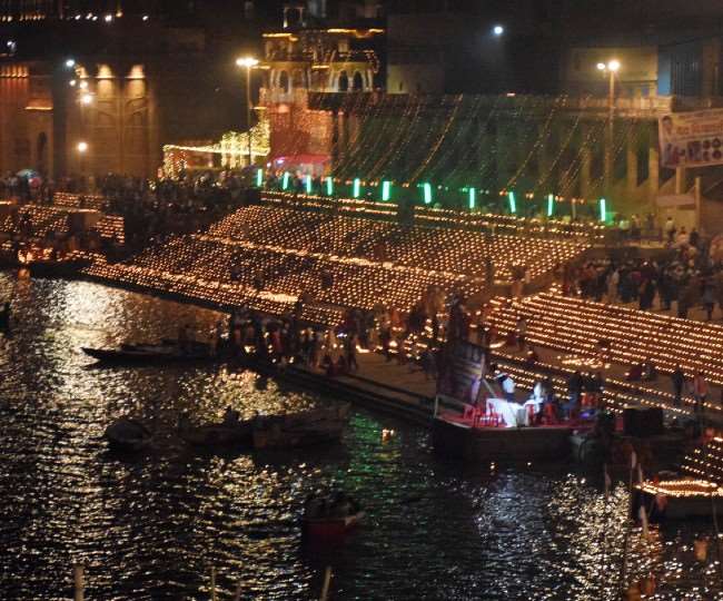 Kashi Dev Deepawali 2020: Yogi Government now preparing for grand Dev Diwali  in Kashi 84 ghats will be decorated with 15 lakh lamps