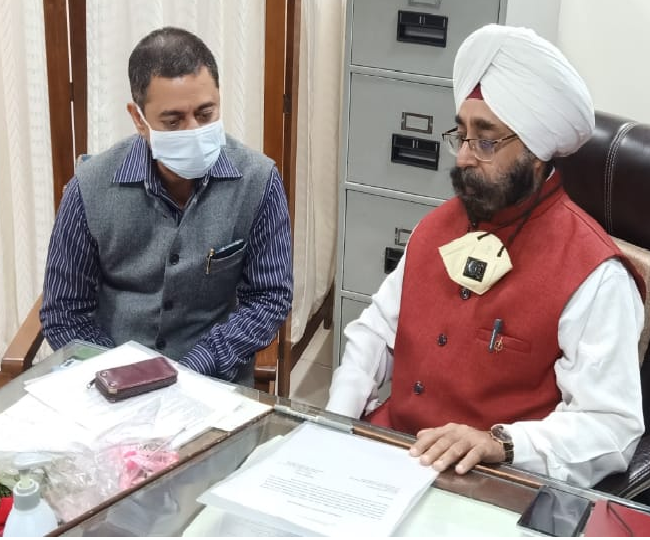 डॉ. जगत भूषण को कार्यकारी सीओई बनाया गया है।