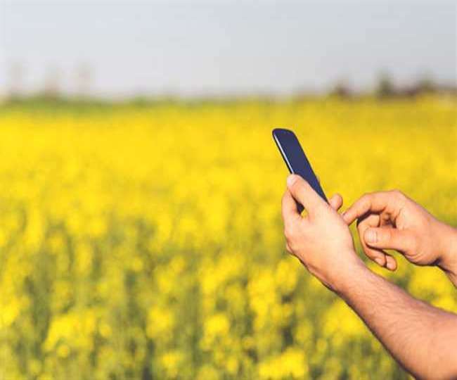 कोई भी किसान प्ले स्टोर पर जाकर इसे अपने मोबाइल फोन में अपलोड कर सकता है।