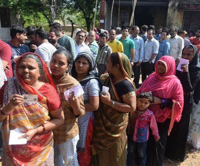 कई विधानसभा क्षेत्र ऐसे हैं जहां पुरुष के मुकाबले महिला मतदाताओं की संख्या कम होती जा रही है