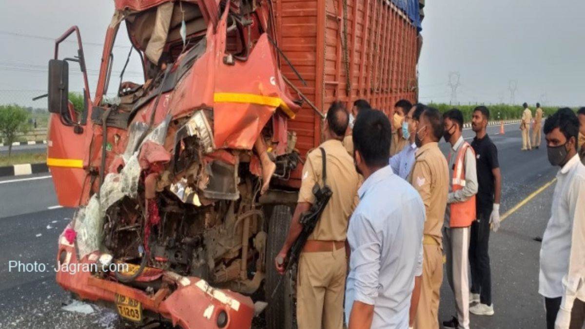 https://www.jagranimages.com/images/newimg/18112022/18_11_2022-accident_23211825.jpg
