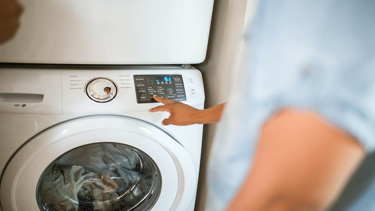 Best IFB Washing Machines: इन वाशिंग मशीन से कपड़ों के दाग धब्बों के साथ जर्म्स का भी होगा सफाया